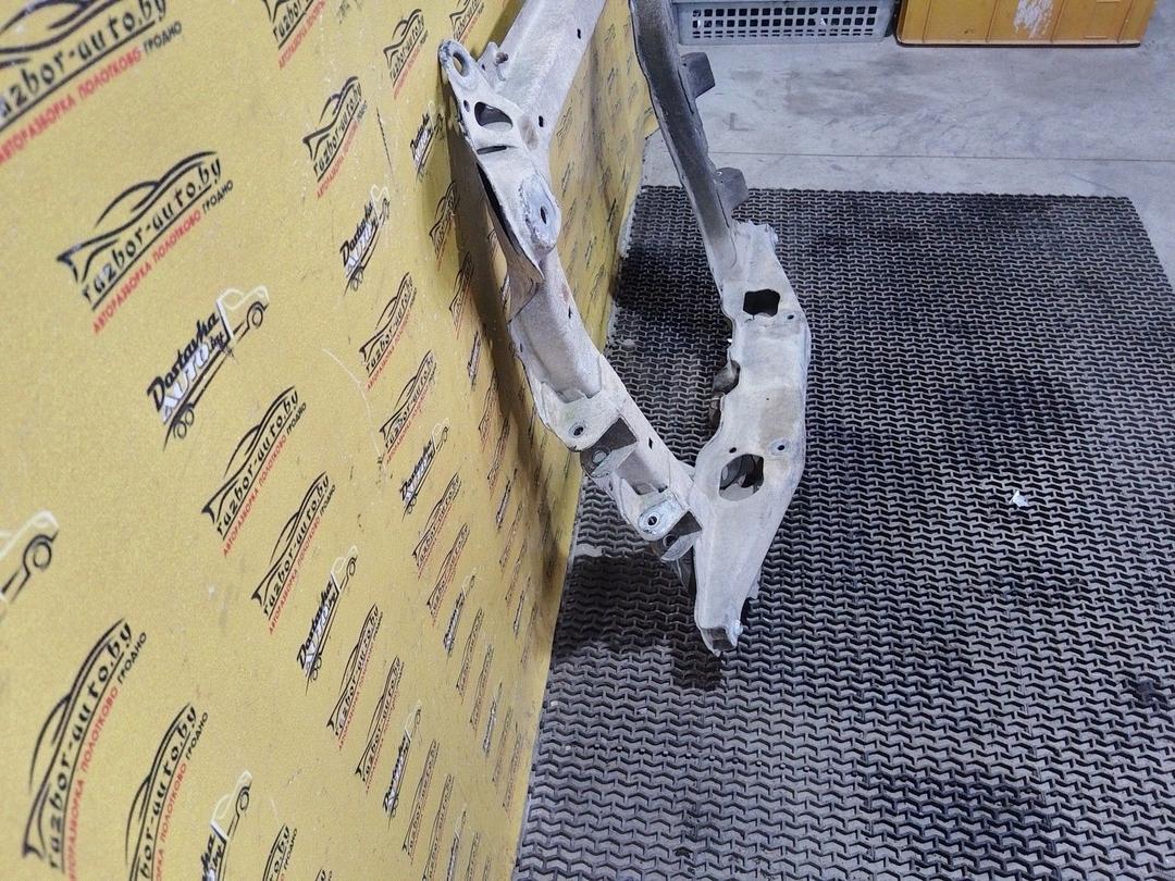 Балка подвески передняя (подрамник) HJ9M79 Renault Kangoo купить с доставкой