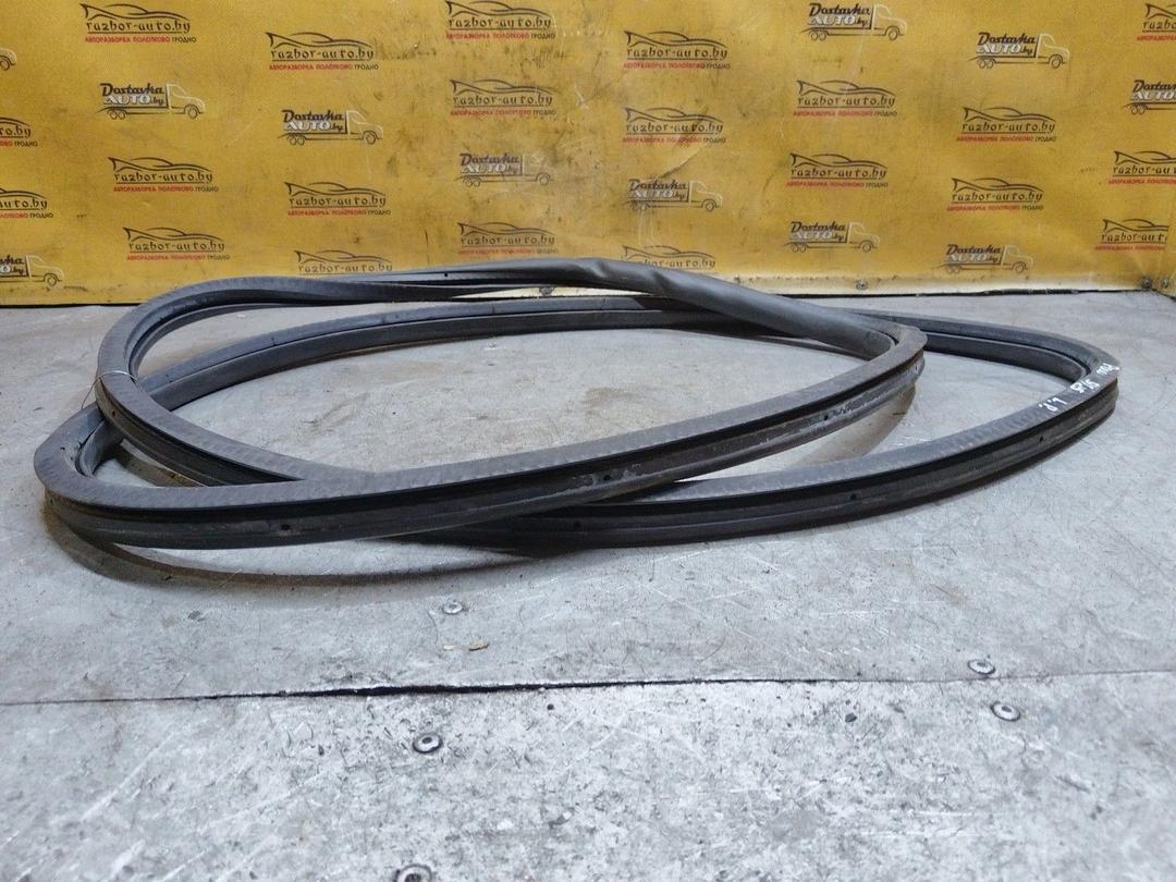 Уплотнитель двери передней левой 7BO745 Volkswagen Polo купить в магазине запчастей бу