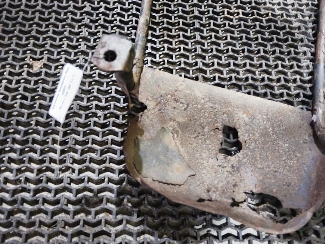 Крепление топливного бака 422811 Peugeot 806 купить с доставкой