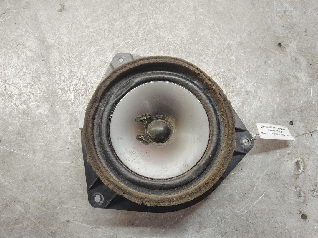 Динамик двери передней правой 1I7WLB Toyota Yaris Verso