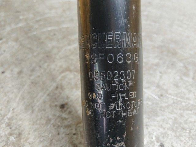 Амортизатор задний правый 5DU1CU Volkswagen Jetta купить на авторазборке