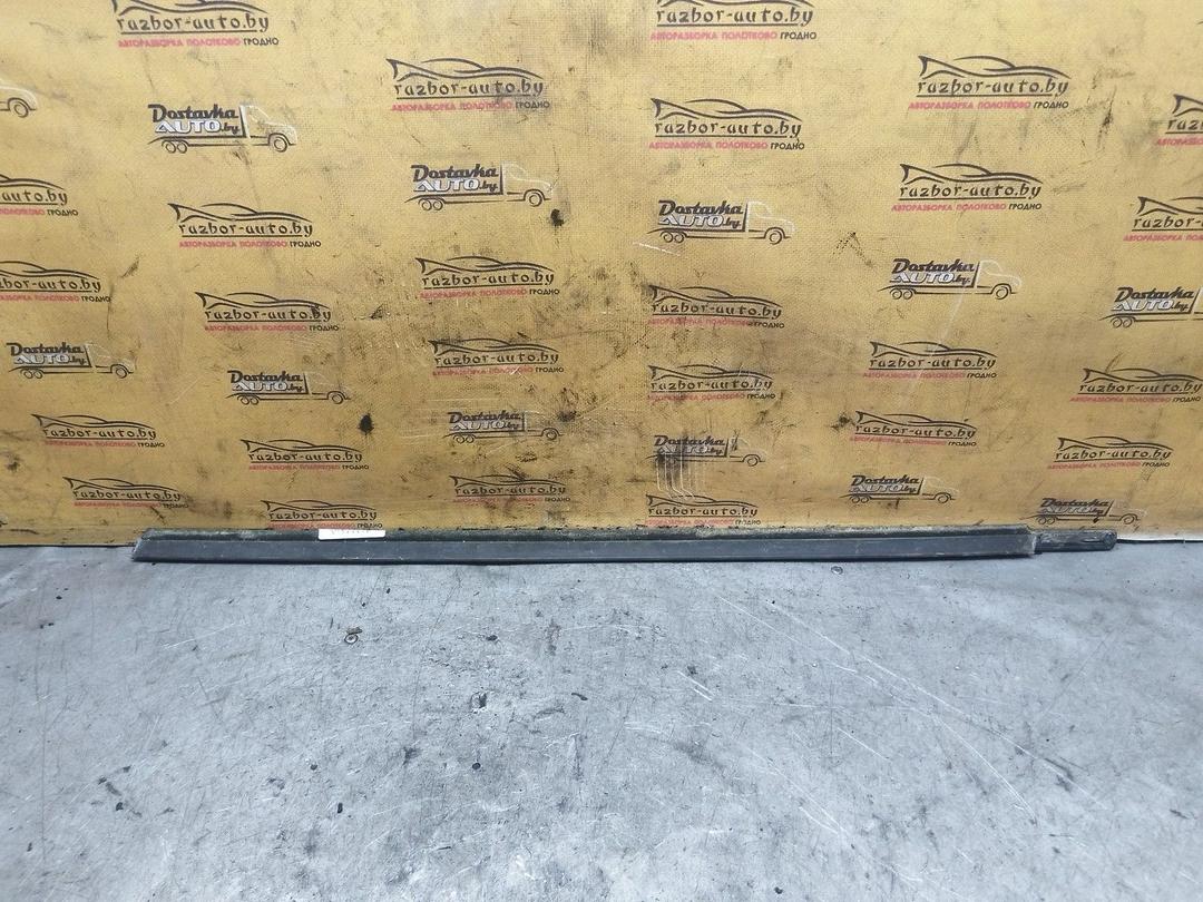 Молдинг стекла двери передней правой наружный MIRRK3 Peugeot 406 купить в магазине запчастей бу