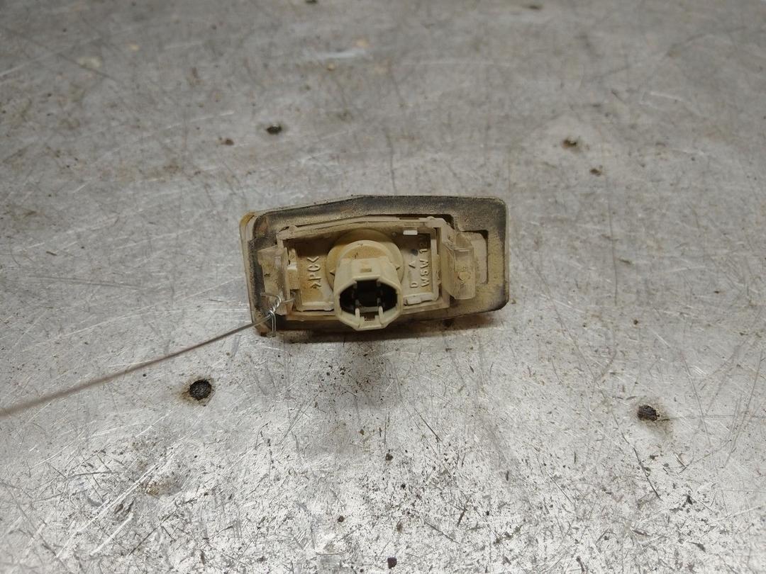 Подсветка номера LK5E5P Mazda Premacy - Фото 3