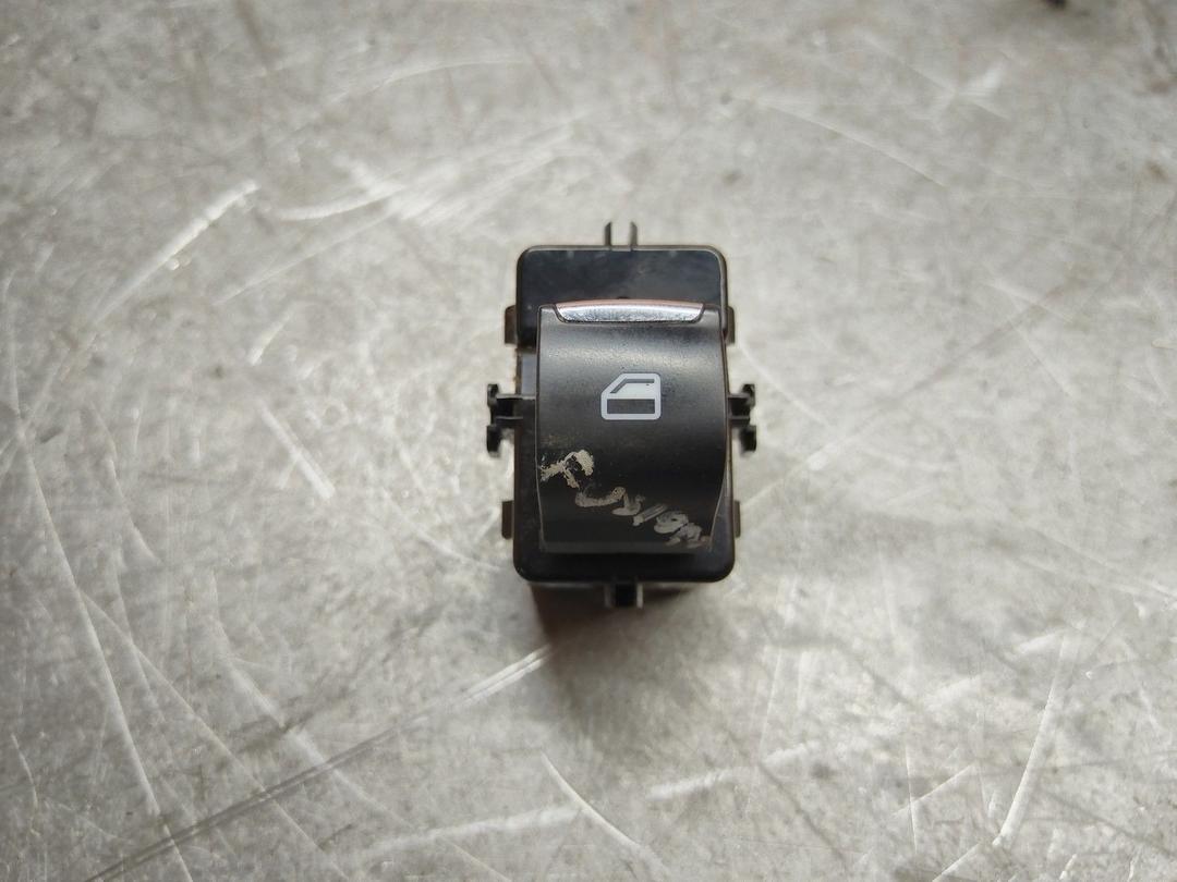 Кнопка стеклоподъемника переднего правого 7HZGJS Ford Fusion