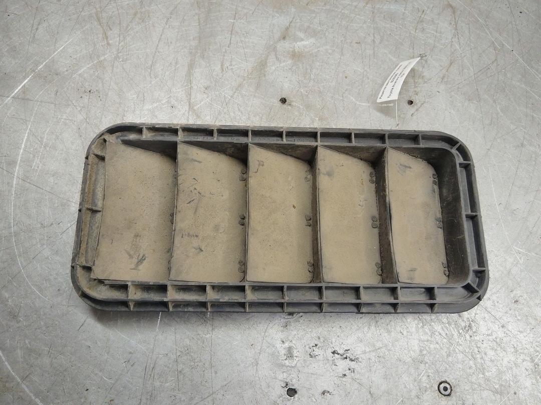 Решетка вентиляции кузова EZS29O Toyota Avensis Verso - Фото 1