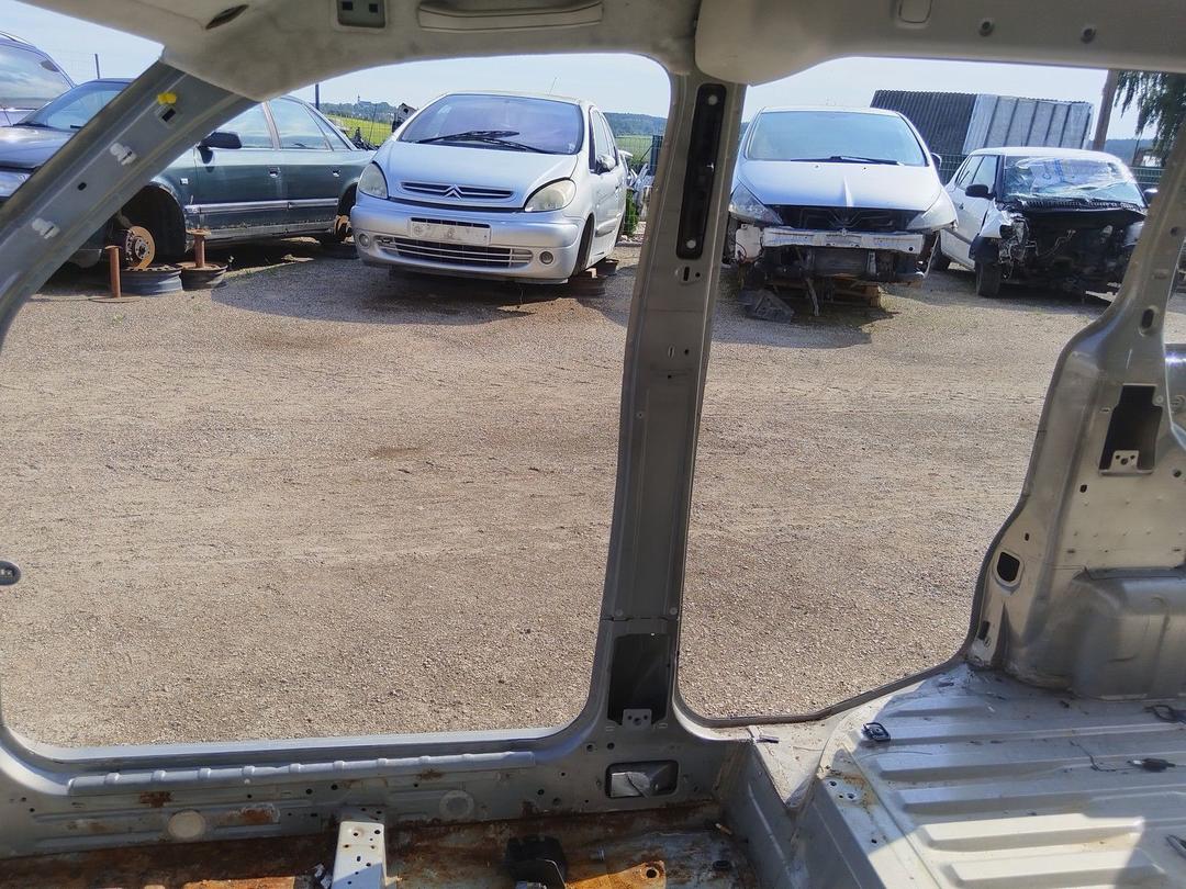 Стойка кузовная центральная правая BV1C1R Citroen Berlingo купить с доставкой