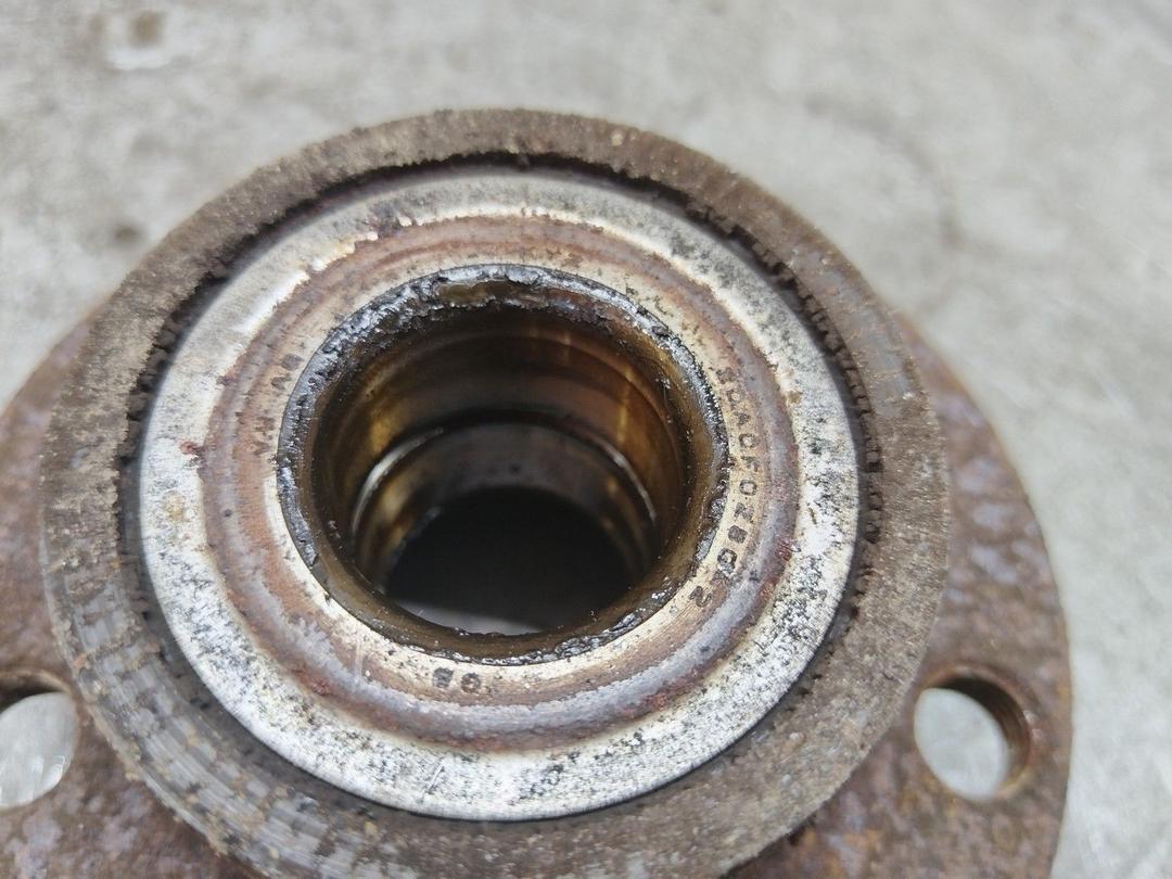 Ступица задняя левая F2CNR2 Skoda Fabia купить на авторазборке