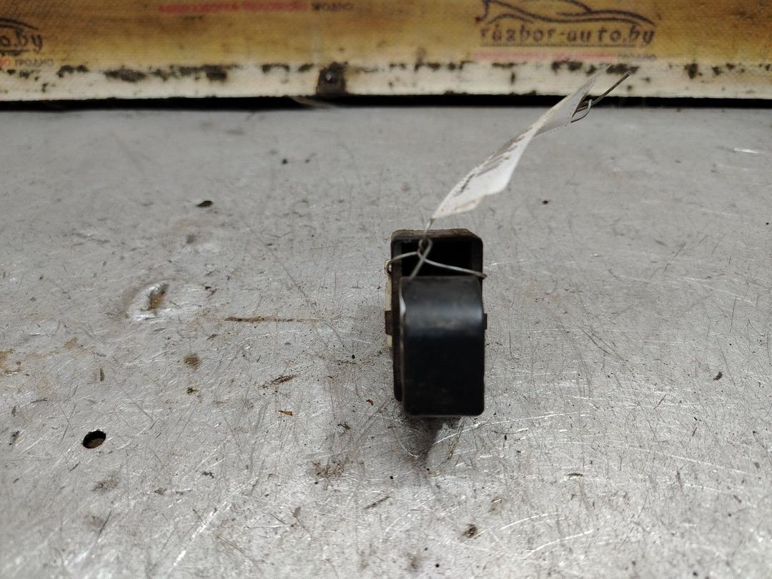 Кнопка стеклоподъемника заднего правого H9GXIA Nissan Primera - Фото 1