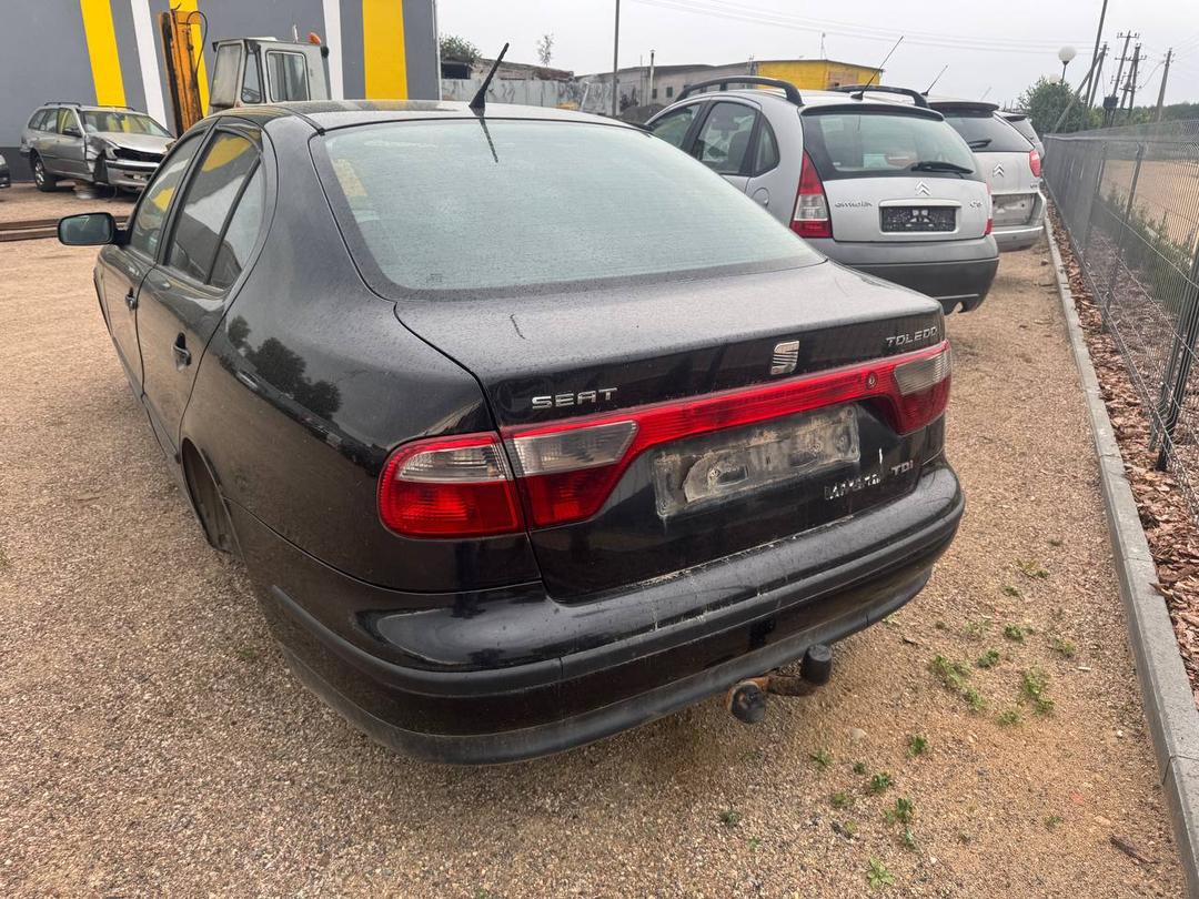 Накладка замка багажника KU2OC1 Seat Toledo