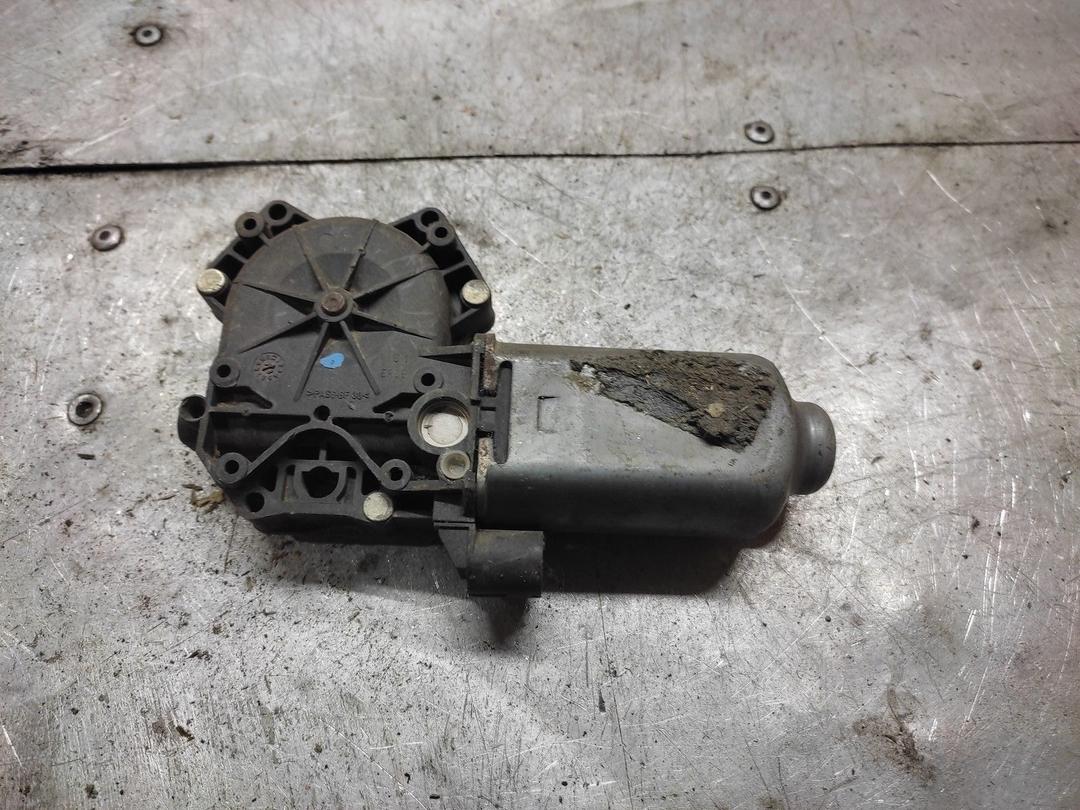 Моторчик стеклоподъемника задний левый J4YPCB Renault Safrane купить