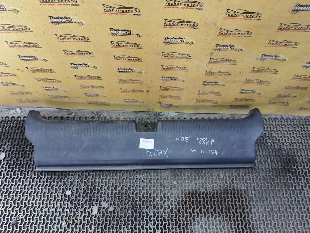 Накладка замка багажника 7DKVDI Opel Astra - Фото 3