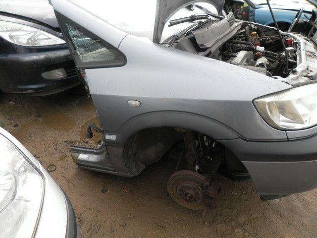 Стекло кузовное боковое правое EV77UO Opel Zafira