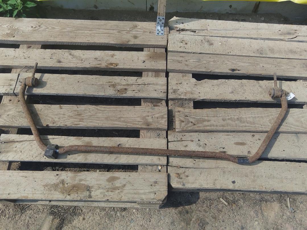 Стабилизатор подвески (поперечной устойчивости) задний S4TTZE Chrysler Voyager купить в магазине запчастей бу