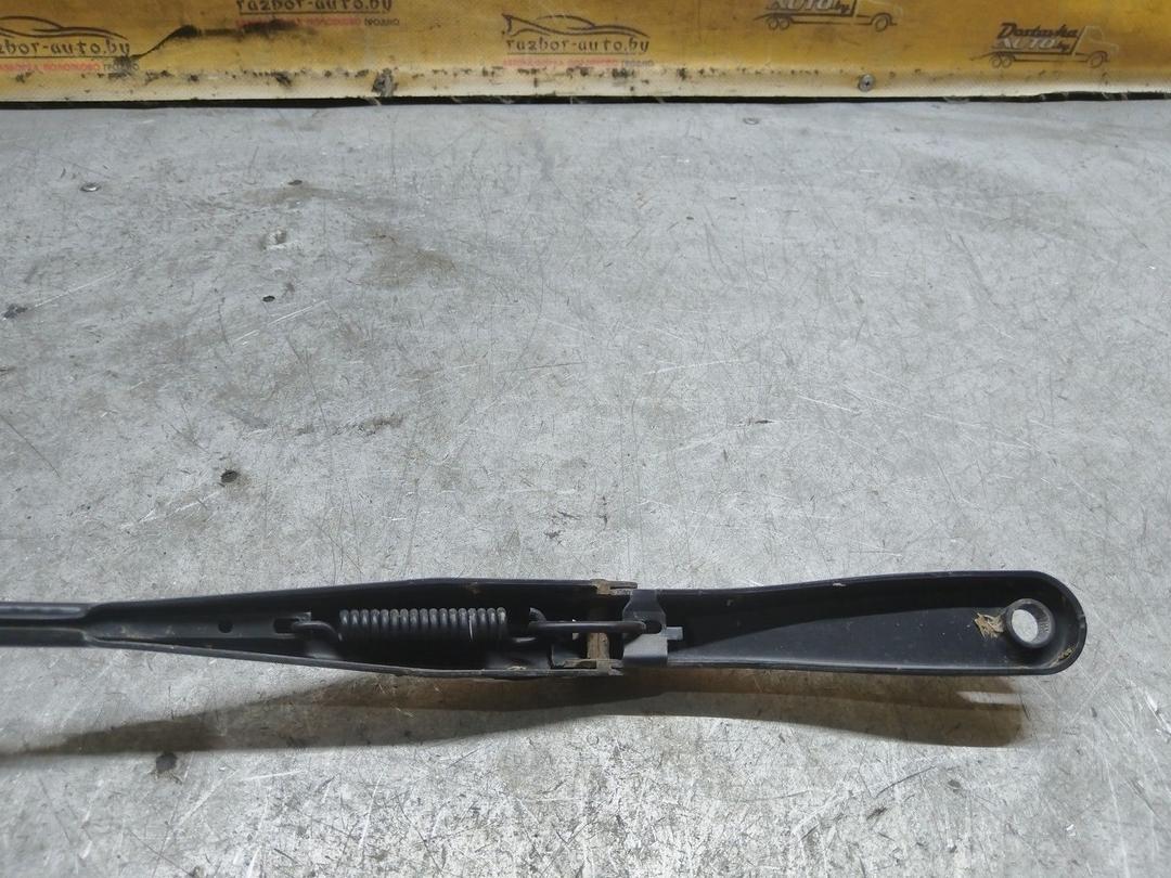 Щеткодержатель (поводок стеклоочистителя, дворник) T21HGM Opel Astra купить на авторазборке