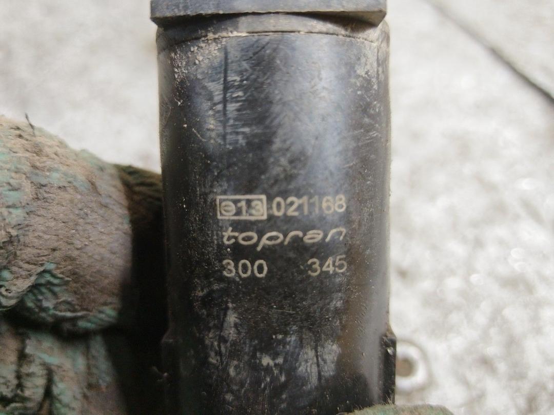 Насос (моторчик) омывателя стекла 8MXQ74 Daewoo Leganza купить в магазине запчастей бу