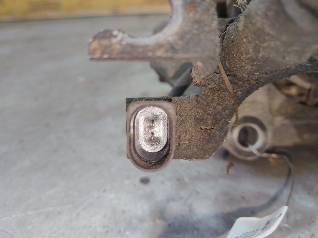 Суппорт передний правый KXF9XC Volkswagen Passat купить на авторазборке