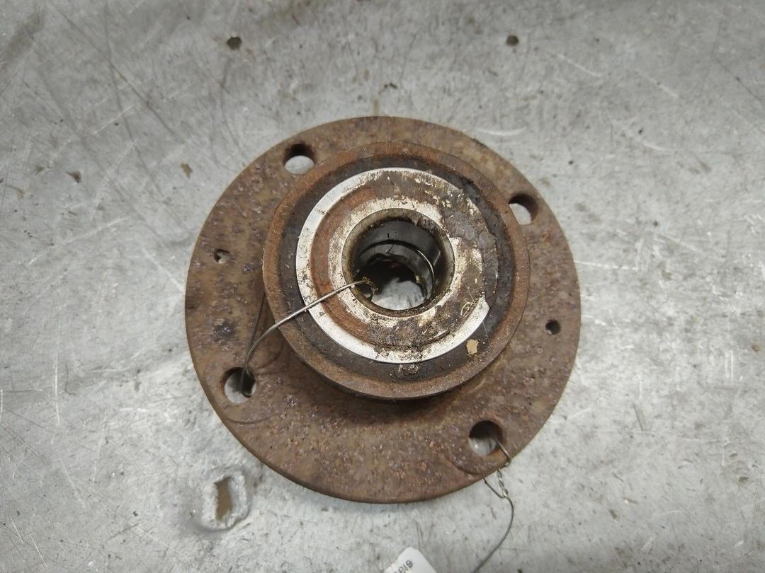 Ступица задняя левая U6BI9H Peugeot 307 купить