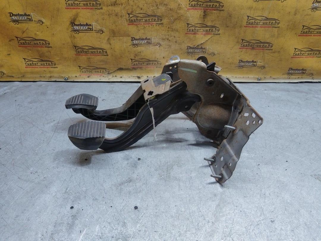 Узел педальный (блок педалей) 9NBME2 Citroen C3 купить