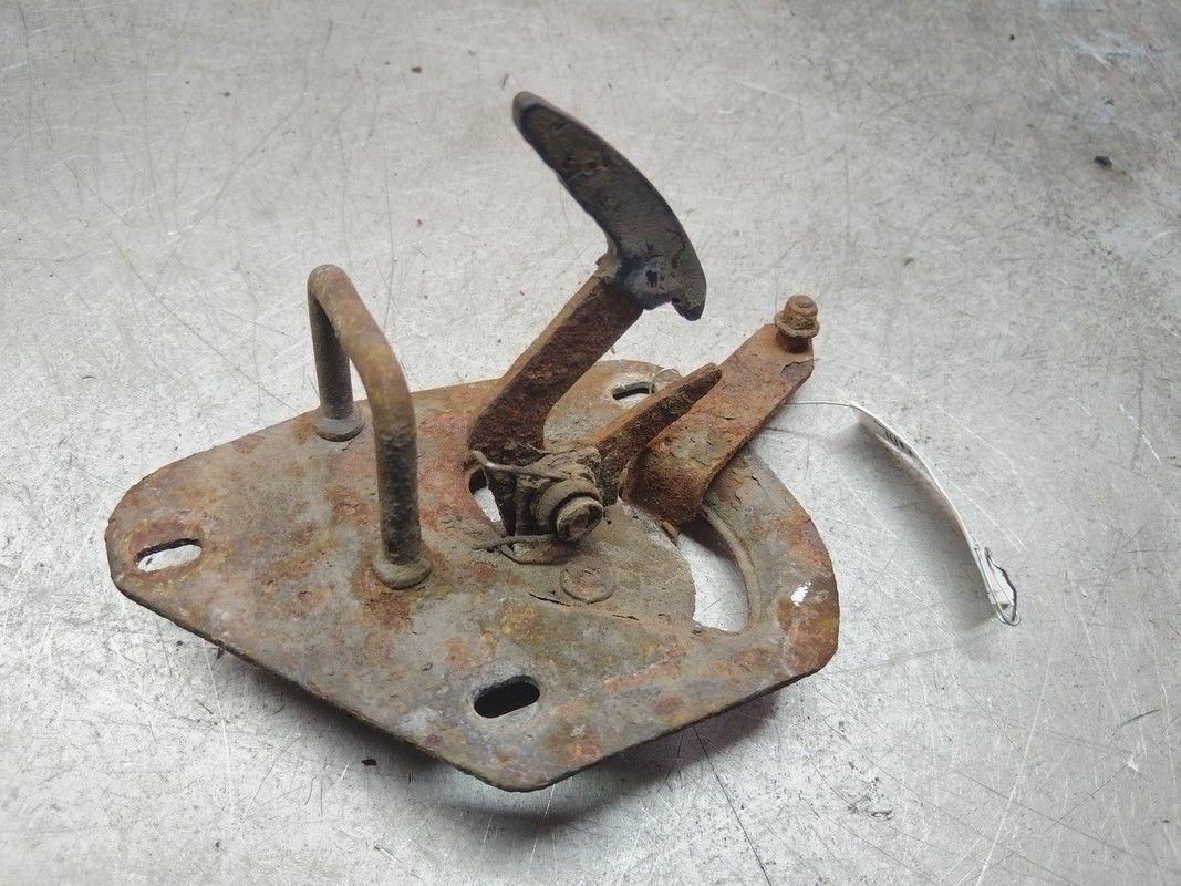 Крюк капота 4P0R6F Skoda Fabia - Фото 4