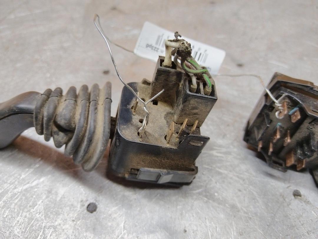 Переключатель подрулевой (стрекоза) FOGAA3 Opel Vectra купить с доставкой. Огромный выбор запчастей и марок авто. У нас есть практически все.