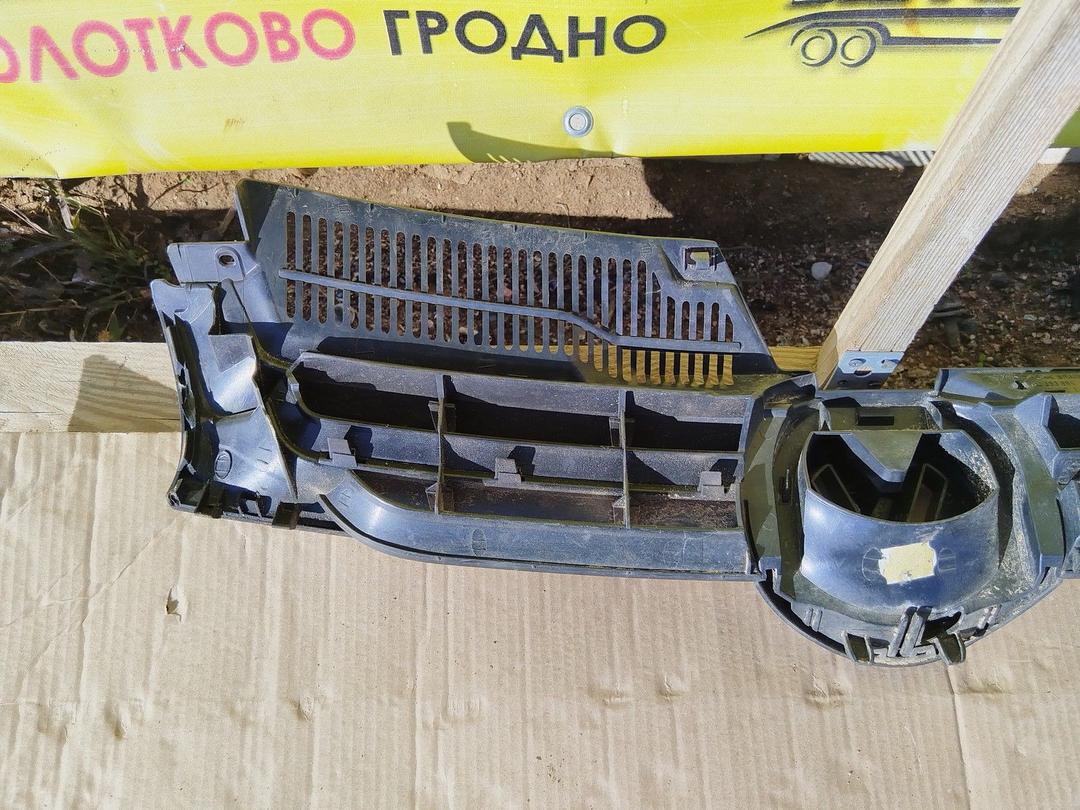 Решетка радиатора MVX238 Volkswagen Golf купить на авторазборке