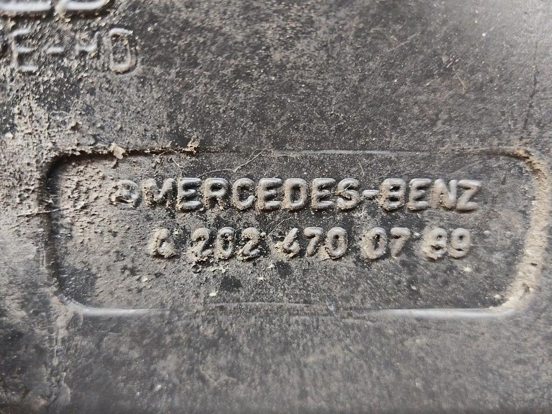 Горловина топливного бака UOTIQC Mercedes C W202 undefined