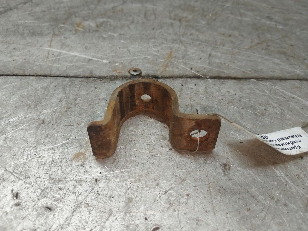 Крепление втулки стабилизатора YRTYX8 Mitsubishi Carisma купить