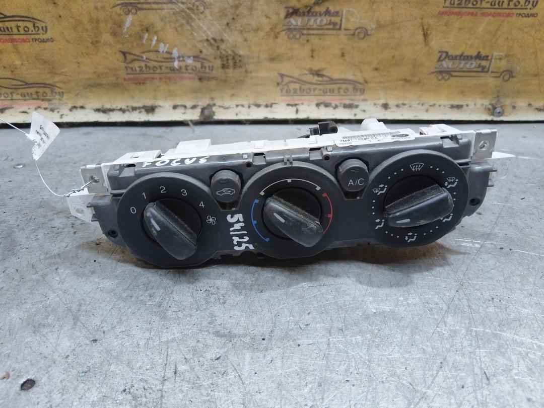 Блок управления печки/климат-контроля Z2MK42 Ford Focus - Фото 1