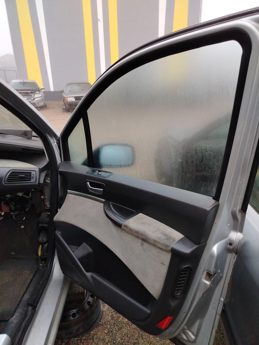 Ручка внутренняя передняя правая E2I1E5 Citroen C8