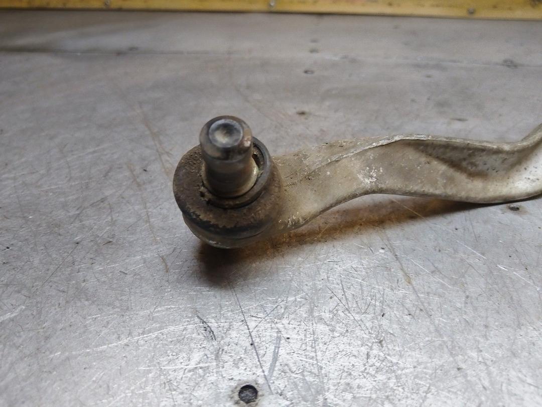 Рычаг передний правый SEKP05 Volkswagen Passat купить