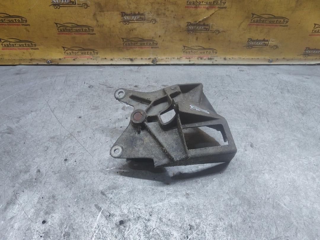 Кронштейн крепления троса КПП 1S8J0D Peugeot 406