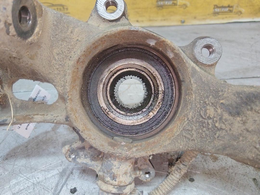 Кулак поворотный левый XHER5L Volkswagen Passat купить с доставкой. Огромный выбор запчастей и марок авто. У нас есть практически все.