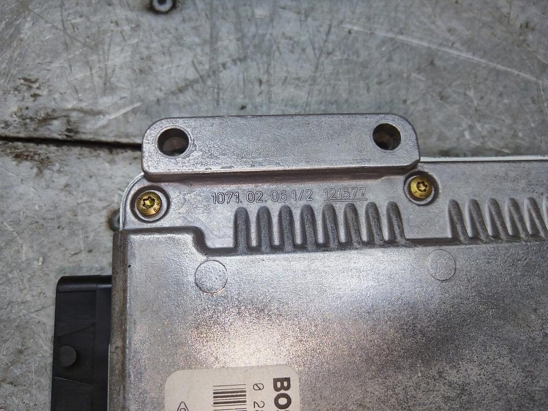 Блок управления двигателем U9IF8A Volvo V40 купить в магазине запчастей бу