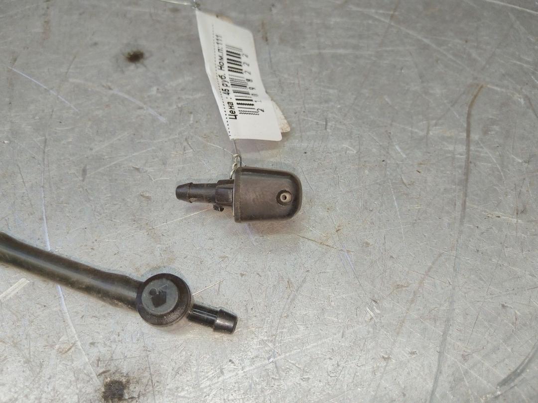 Форсунка омывателя заднего стекла F762R2 Nissan Primera - Фото 2