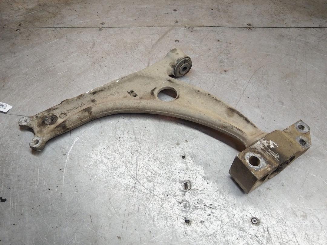 Рычаг передний левый YDBJ1B Volkswagen Passat купить