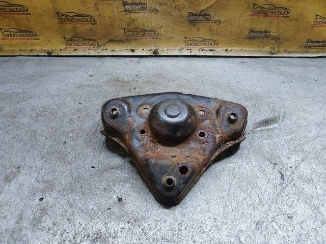 Опора амортизатора верхняя (чашка) D1ZPDG Volkswagen Passat