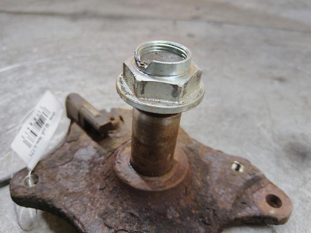 Цапфа задняя (ось ступицы) RJ5MVF Citroen C4 купить