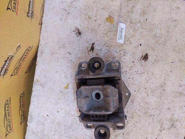 Подушка крепления КПП 5Y2Y23 Ford Mondeo - Фото 2