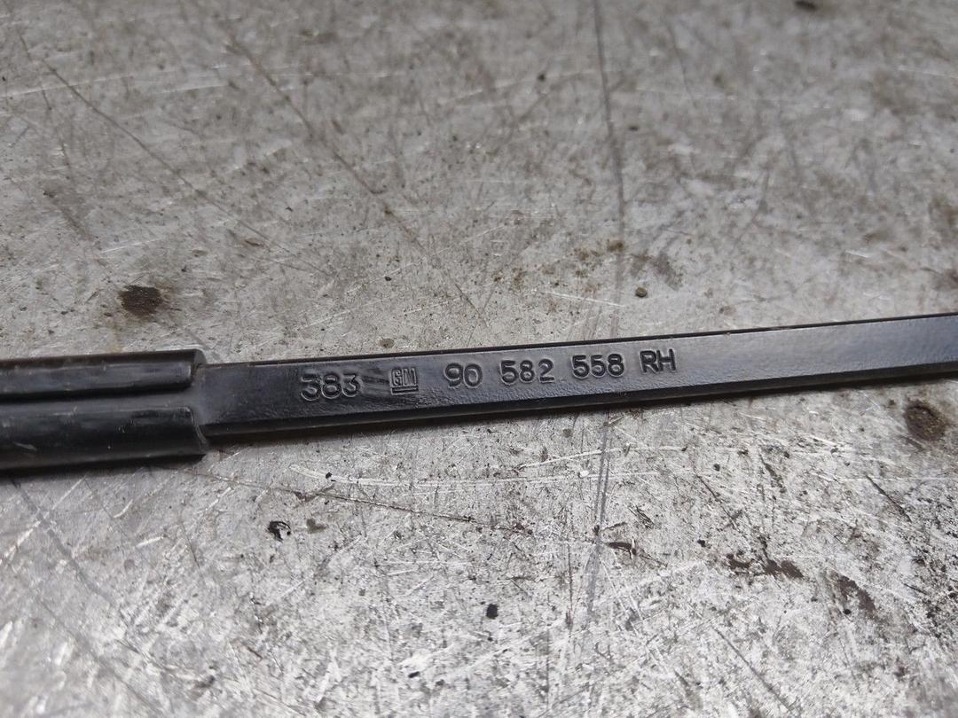 Щеткодержатель (поводок стеклоочистителя, дворник) PAKWUB Opel Zafira купить в магазине запчастей бу