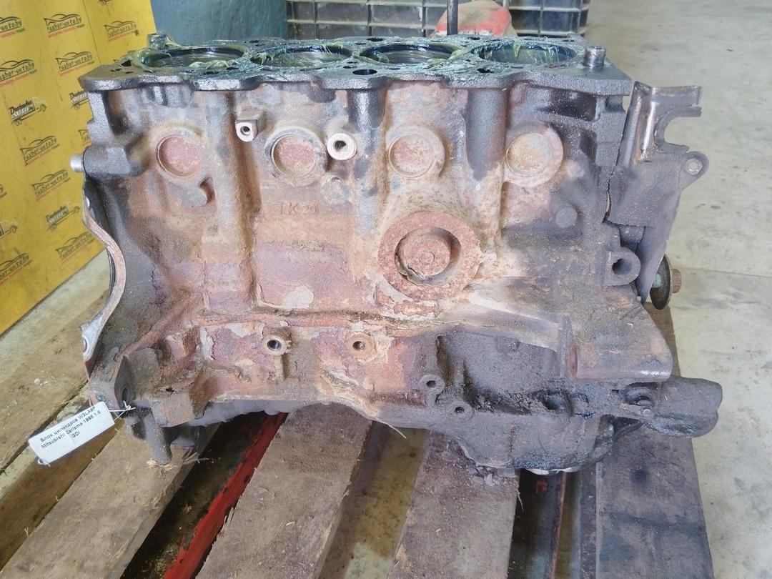 Блок цилиндров W3LA9P Mitsubishi Carisma - Фото 4