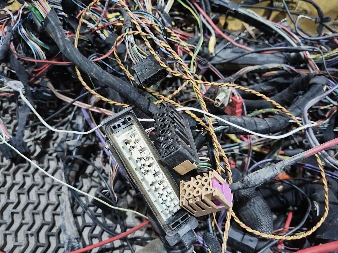 Проводка салона R6CL6X Audi A4 купить в магазине запчастей бу