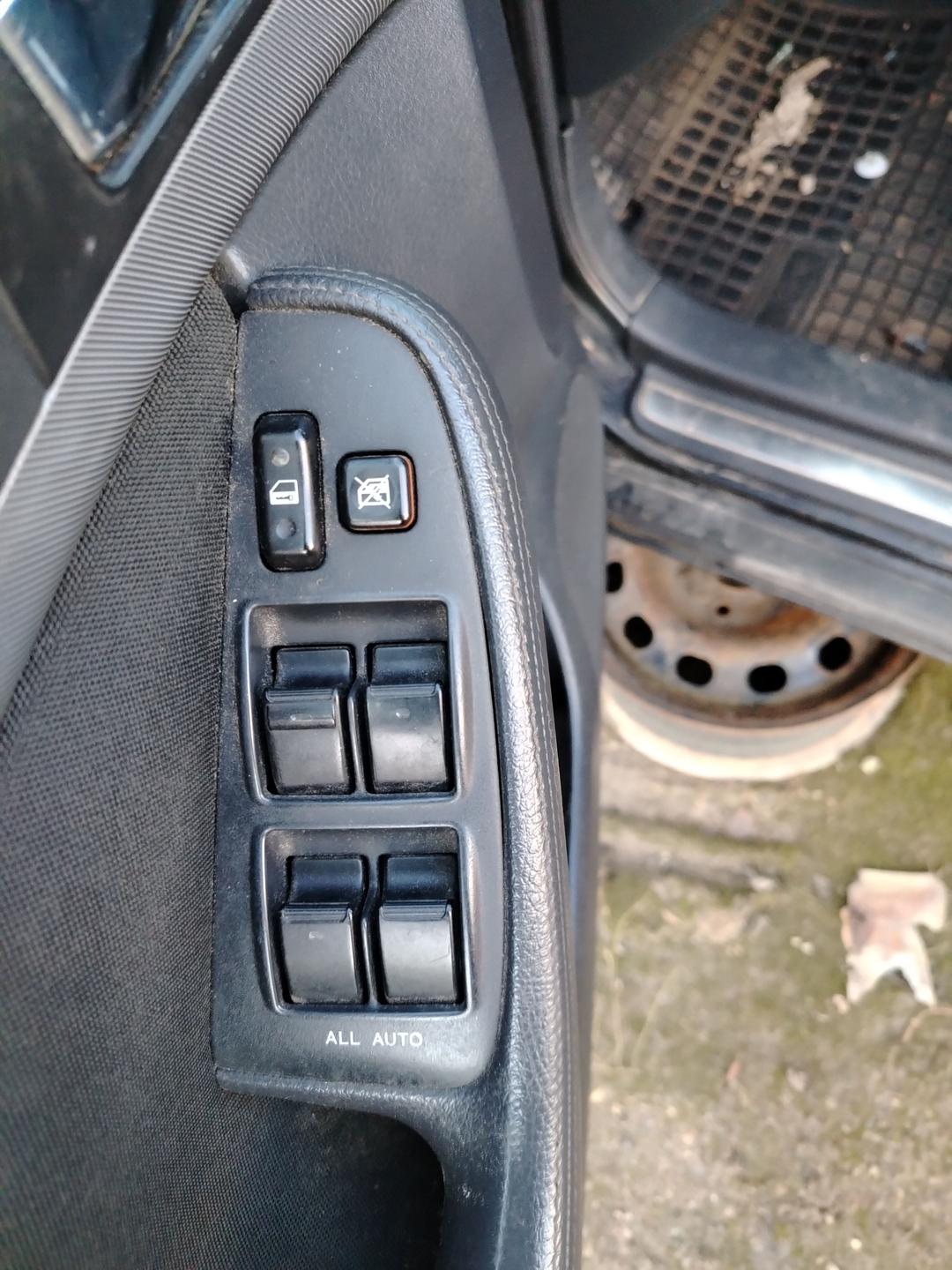 Блок управления стеклоподъемниками 7M62O4 Toyota Avensis