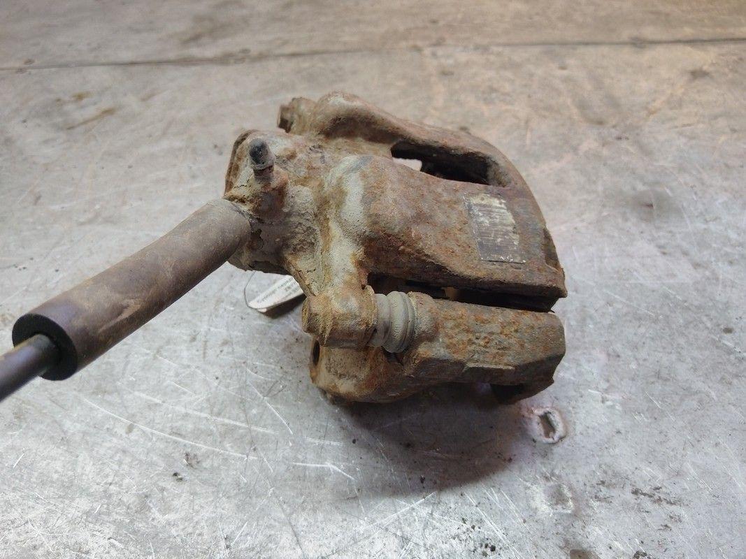 Суппорт передний правый ZBYY1H Peugeot 307 купить в магазине запчастей бу