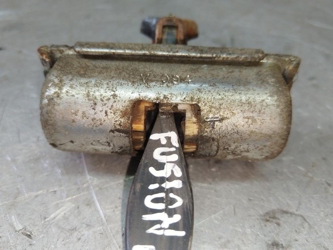 Ограничитель открывания двери задней 3MC7M0 Ford Fusion купить на авторазборке