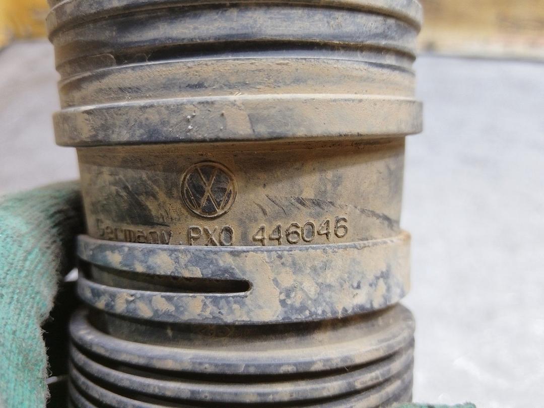 Патрубок воздушного фильтра X32E45 Seat Toledo купить в магазине запчастей бу