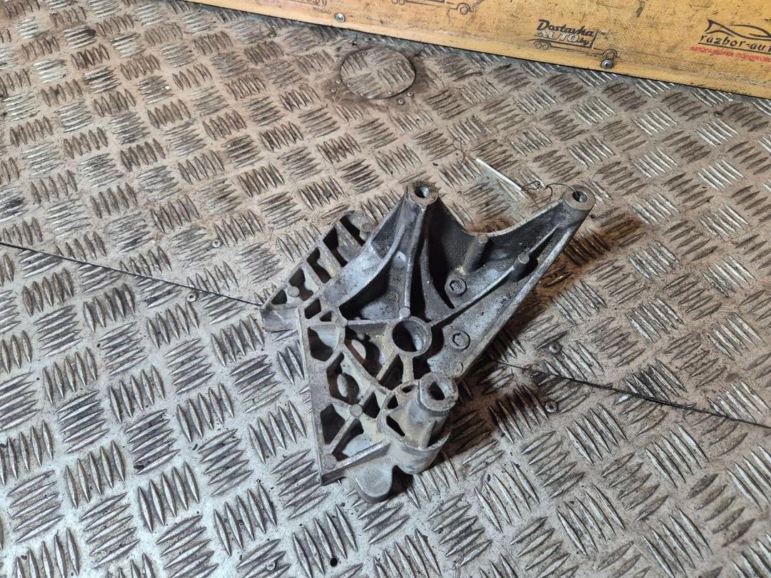 Кронштейн двигателя TPBY5I Volkswagen Passat купить