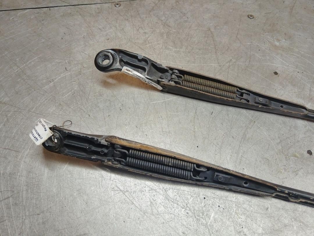 Щеткодержатель (поводок стеклоочистителя, дворник) WPZS87 Peugeot 406 купить с доставкой