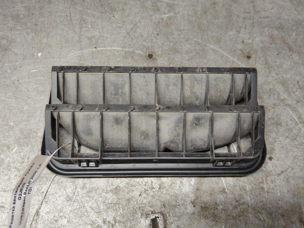 Решетка вентиляции кузова G2J8VH Volkswagen Passat
