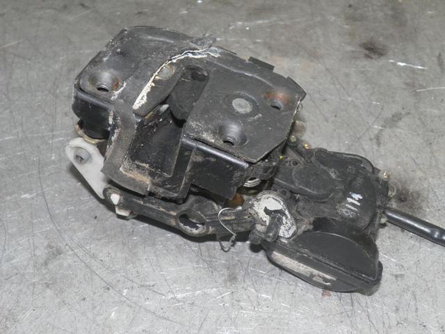 Замок двери задней правой WEE3BI Mazda 323F