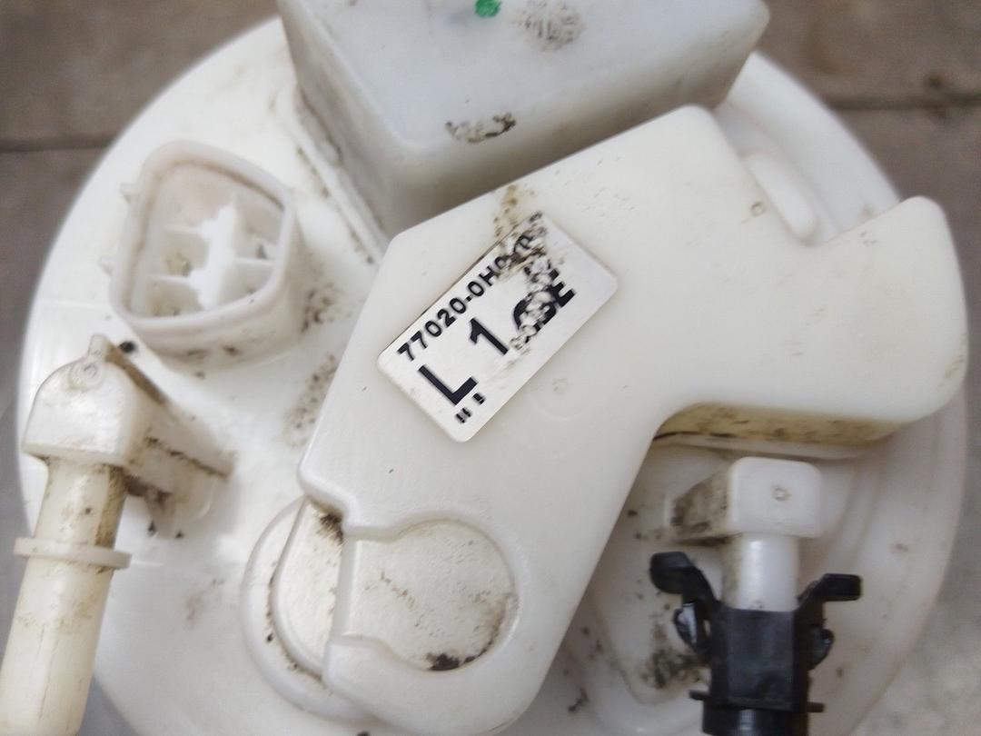 Колба в бак SVYW8W Toyota Aygo купить в магазине запчастей бу